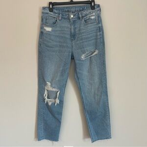 American Eagle Distressed High Rise Mom Jean Size 8
